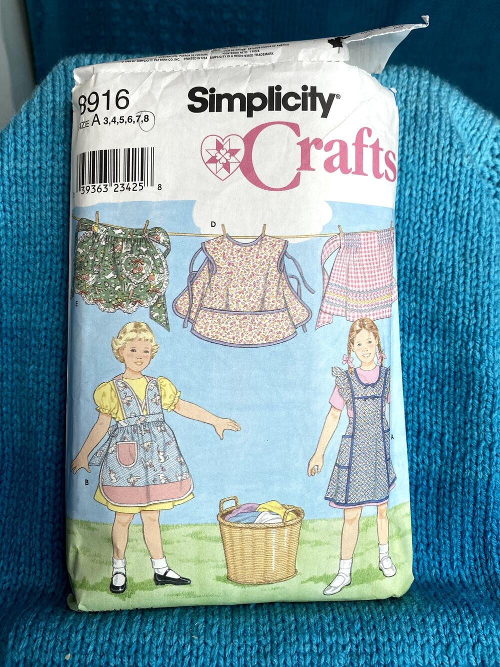 Simplicity 8916 Sewing pattern girls apron size 3 4 5 6 7 8